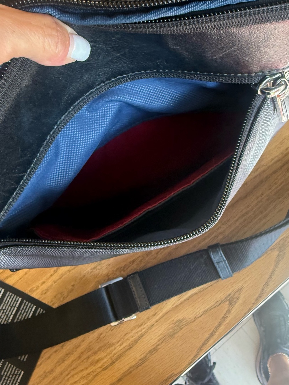 Tumi Arrive Owen Crossbody bag - Picture 11 of 12